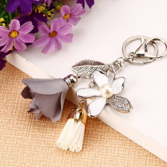 Cute Nation | Accessories | New Cute Flower Handbag Charm Keychain 2 ...